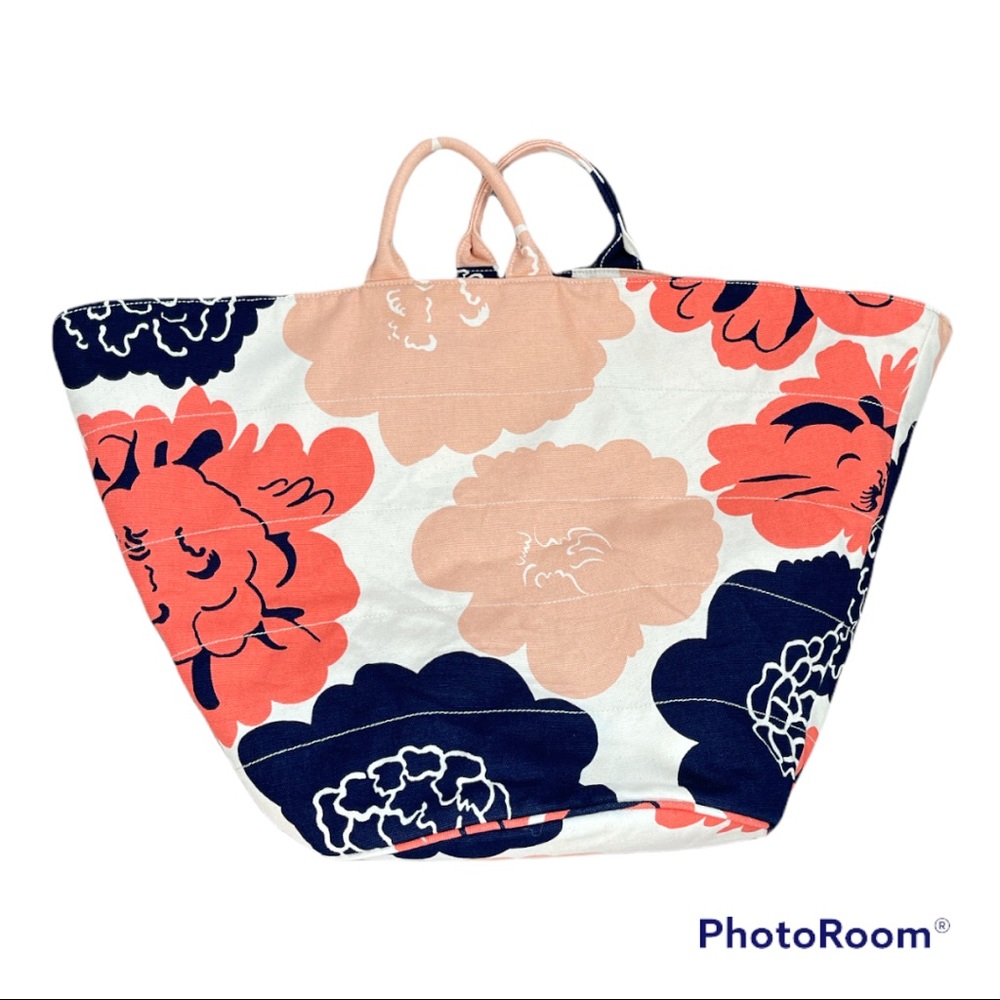 Large tote